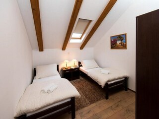 Apartment Brsecine Features 8