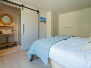 Schlafzimmer 2 mit 2 Einzel-Boxspringbetten (90x200)