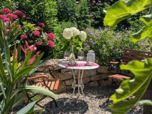 Ferienwohnung Traumwohnung mit eigeneme Garten und  Kachelofen