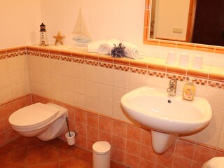 Das Bad mit begehbarer Dusche