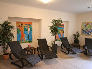 Der Ruhebereich der Sauna