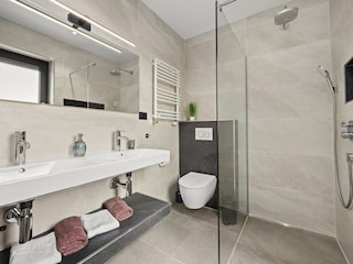 Privatem Badezimmer 3