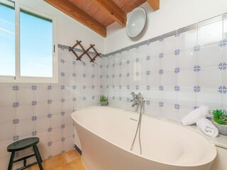 Villa Sencelles Features 36