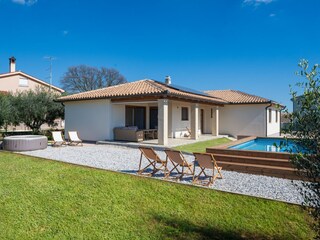 Villa Valtura Outdoor Recording 2