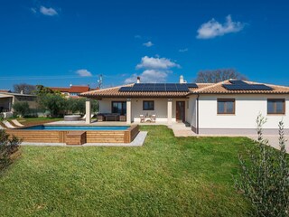 Villa Valtura Outdoor Recording 3