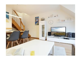 Papillon Whg. 9/7, Silbermöwe - Blick auf den offenen Essbereich und den TV