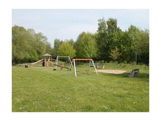 Wunderschöner Spielplatz am Urlauberdorf - hinter den Ferienhäusern 53/54