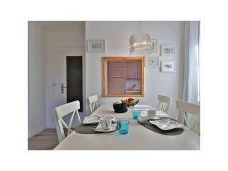 Ostseegarten - Blick auf den Essbereich und die Durchreiche