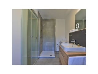 Ostseegarten - Blick in das Tageslichtbad mit Dusche