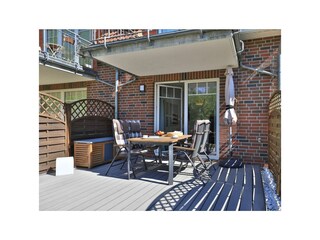 Ostseegarten - Blick auf die schöne teilüberdachte Terrasse