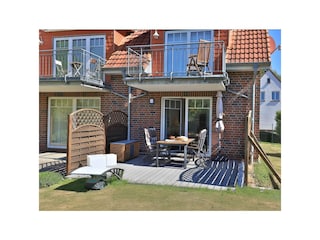 Ostseegarten - Blick auf die schöne Terrasse mit Gartennutzung