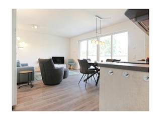 Weiße Villen Whg. 03 - Blick vom Flur auf den Wohn-/ Essbereich