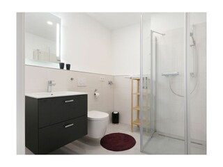 Weiße Villen Whg. 03 - Blick in das Duschbad