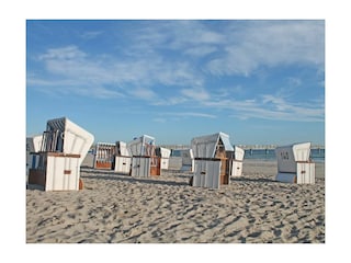 Ostseebad Boltenhagen - Blick auf den Sandstrand bei der Seebrücke