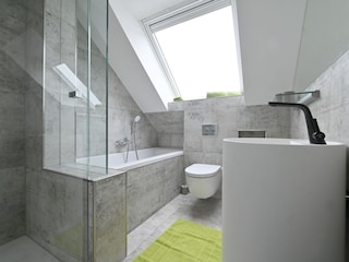 upstairs bathroom with bathtub