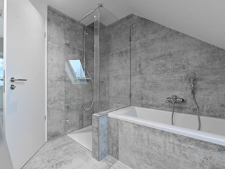 bathroom upstairs with bathtub