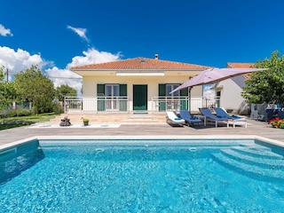 Holiday house Unešić Outdoor Recording 4