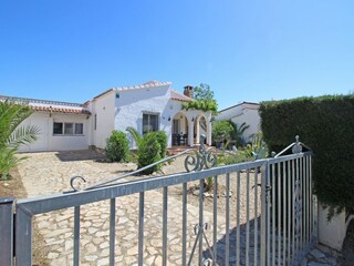 Villa Empuriabrava Buitenaudio-opname 3