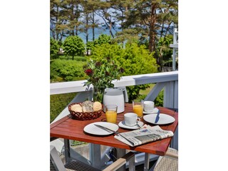 A dream start to the day: breakfast with a sea view!