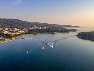 Strandbereiche und Hafenzufakrt von Punat - Insel Krk