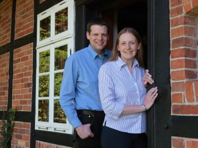 Firma HeideFewo.com Ferienunterkünfte - Familie Sarah und Volker Schulz