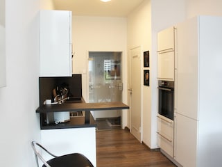 voll ausgestattete Einbauküche