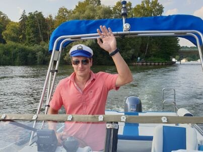 Familie Röbel Boot Pollähne