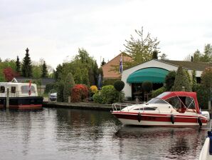 Ferienhaus met SPORTBOOT+ eigen aanlegsteiger / zuidelijke ligging