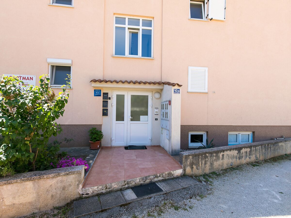 Apartment Mali Maj 2