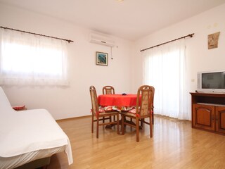 Apartment Razanj  12