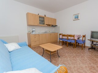 Apartment Okrug Gornji  12