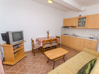 Apartment Okrug Gornji  12