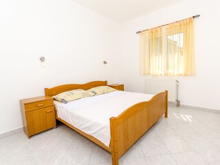 Apartment Okrug Gornji  15