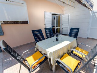 Apartment Okrug Gornji  23