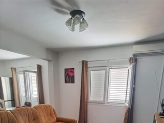 Apartment Zavalatica  10