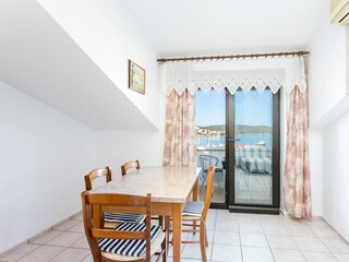 Apartment Okrug Gornji  22