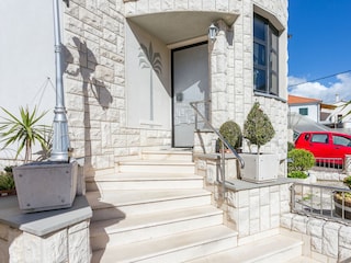 Apartment Okrug Gornji  14