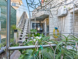 Apartment Okrug Gornji  17