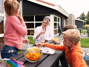 Bungalow voor 10 personen in het vakantiepark Broedershoek - Koudekerke - image1