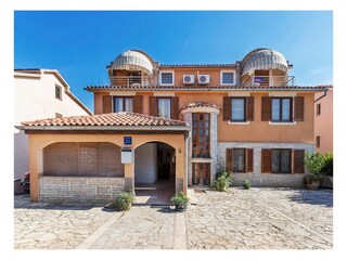 Apartment Valbandon  1