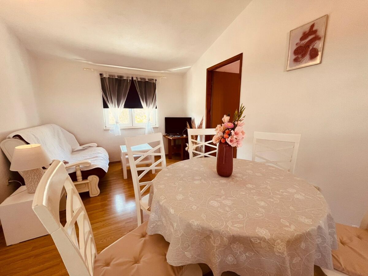 Apartment Primosten 9