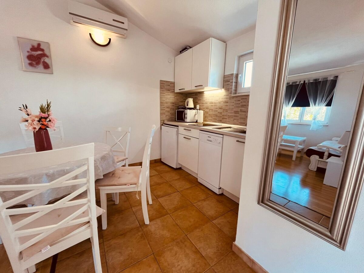 Apartment Primosten 12