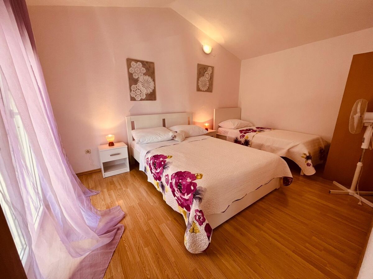 Apartment Primosten 14