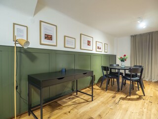 Esstisch und Arbeitsplatz