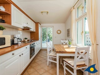 Küche mit Essbereich