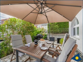 begrünte & eingezäunte Terrasse