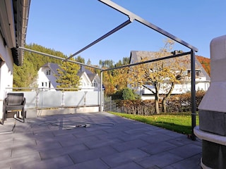 Große Grill-Terrasse mit Markise (ab Frühjahr 2026)