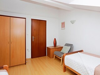 Apartment Zlarin  25