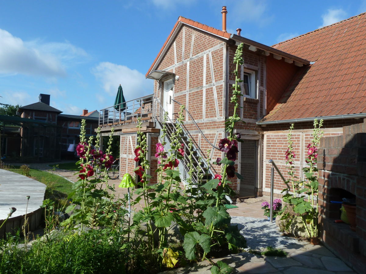 Haus vom hang mit blick zum hafen haus mit balkon