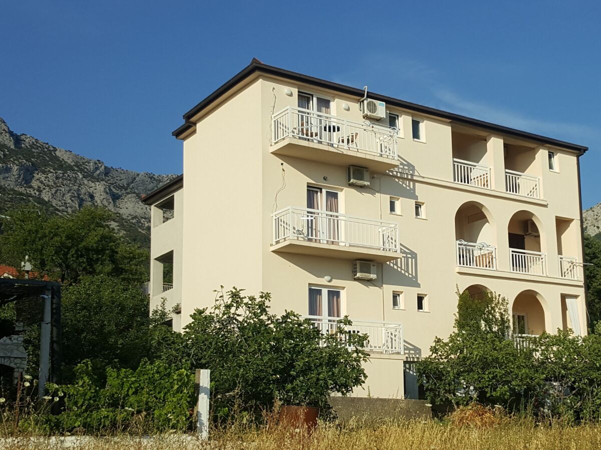 Apartment Gradac 1